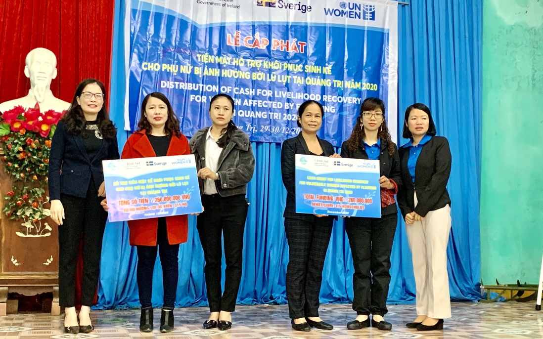 UN Women hỗ trợ 1,26 tỷ đồng cho phụ nữ chịu ảnh hưởng bởi lũ lụt tại Quảng Trị