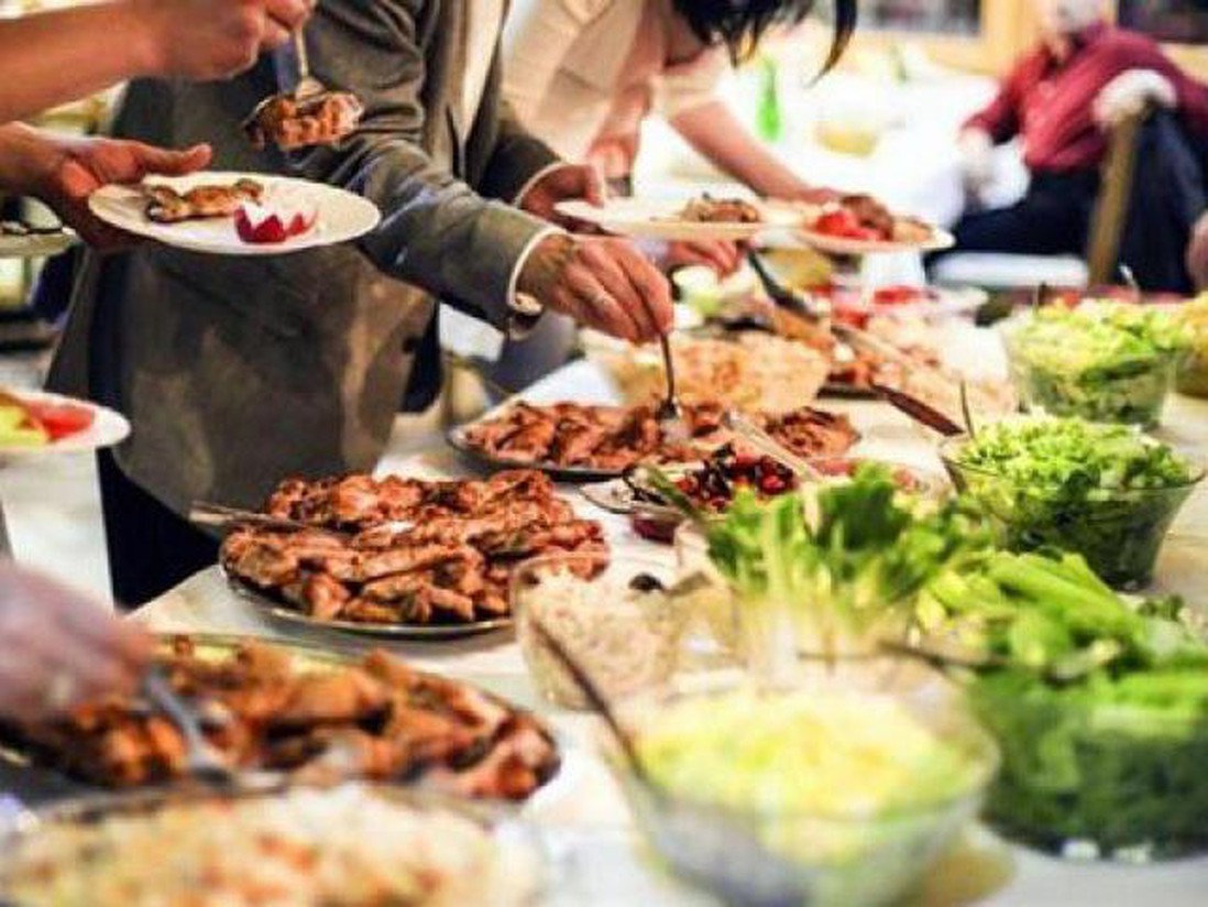 Nếu bạn mê 3 thứ này khi ăn buffet, người bán hàng mừng thầm vì đỡ tốn