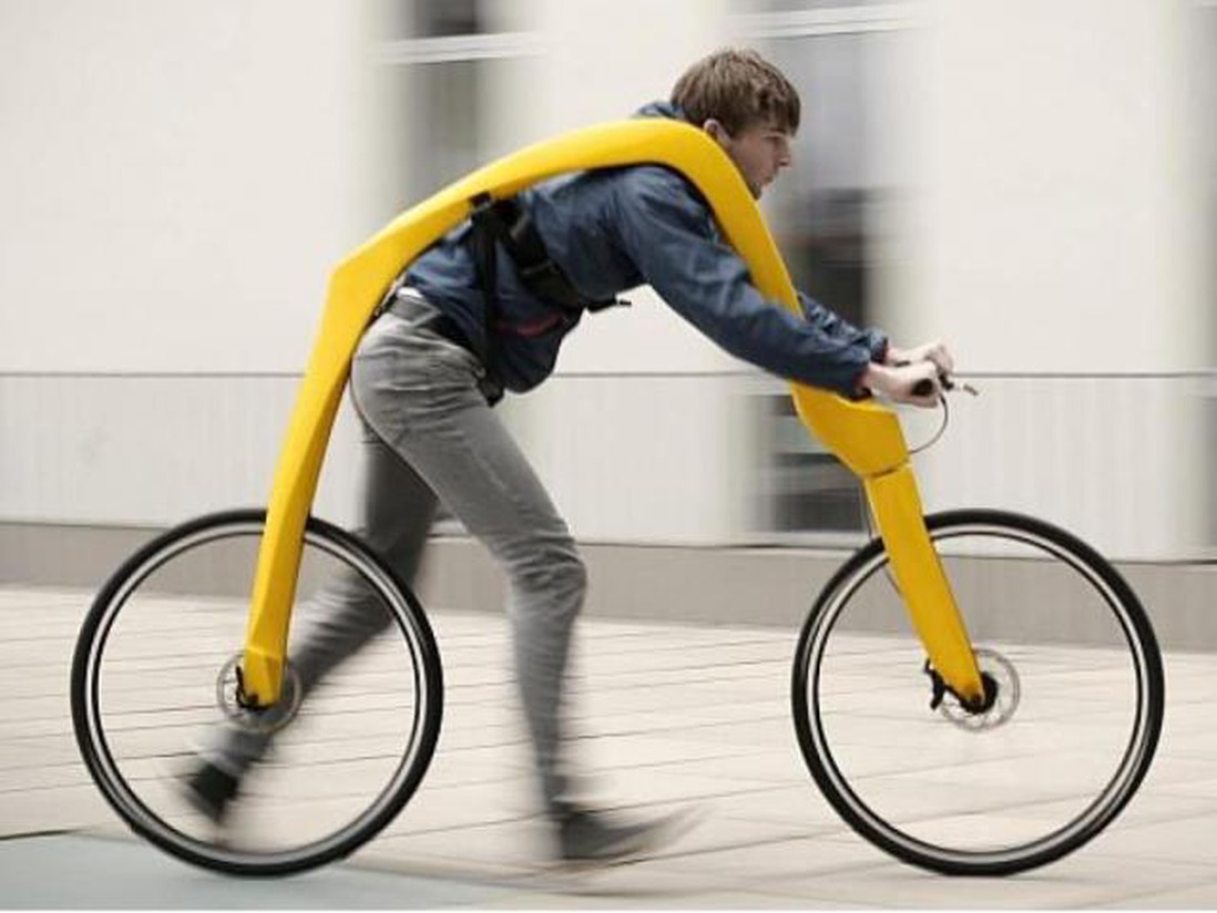 Xe đẩy kiêm toilet, xe đạp cho người đi bộ và những phát minh ngớ ngẩn nhất thế giới