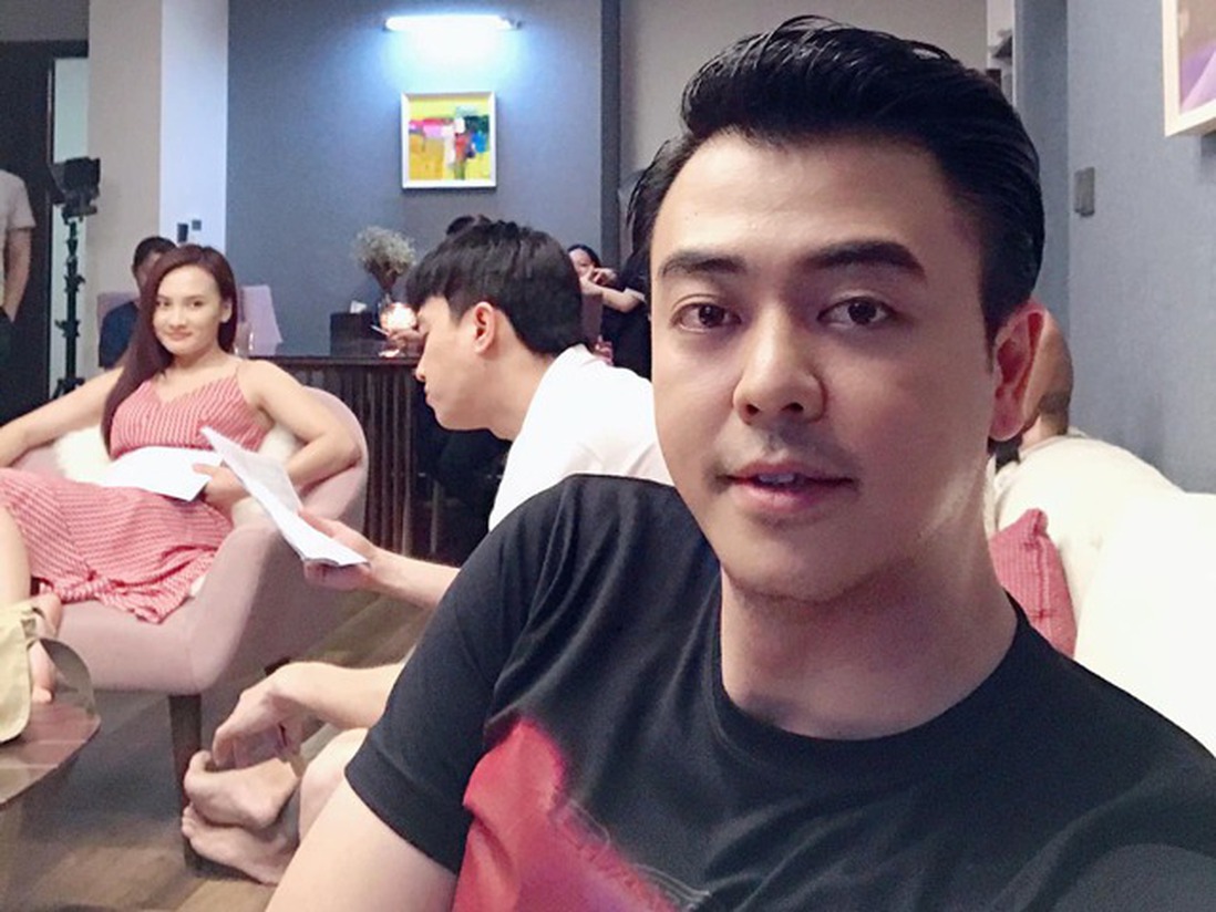 "Đu" Bảo Thanh livestream, Tuấn Tú Những Ngày Không Quên phải tắt ngay vì bị chửi gay gắt