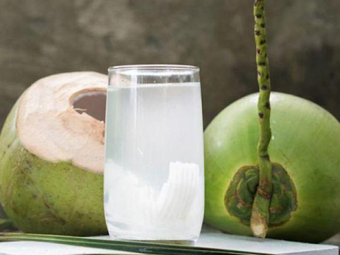 Nắng nóng uống nước dừa cực mát, nhưng không tránh những điều này thì dễ "rước họa"