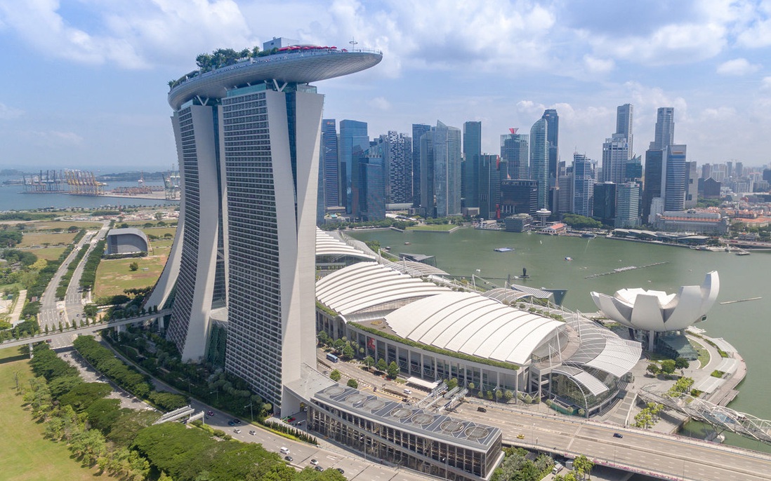 Singapore bắt đầu nối lại du lịch thiết yếu