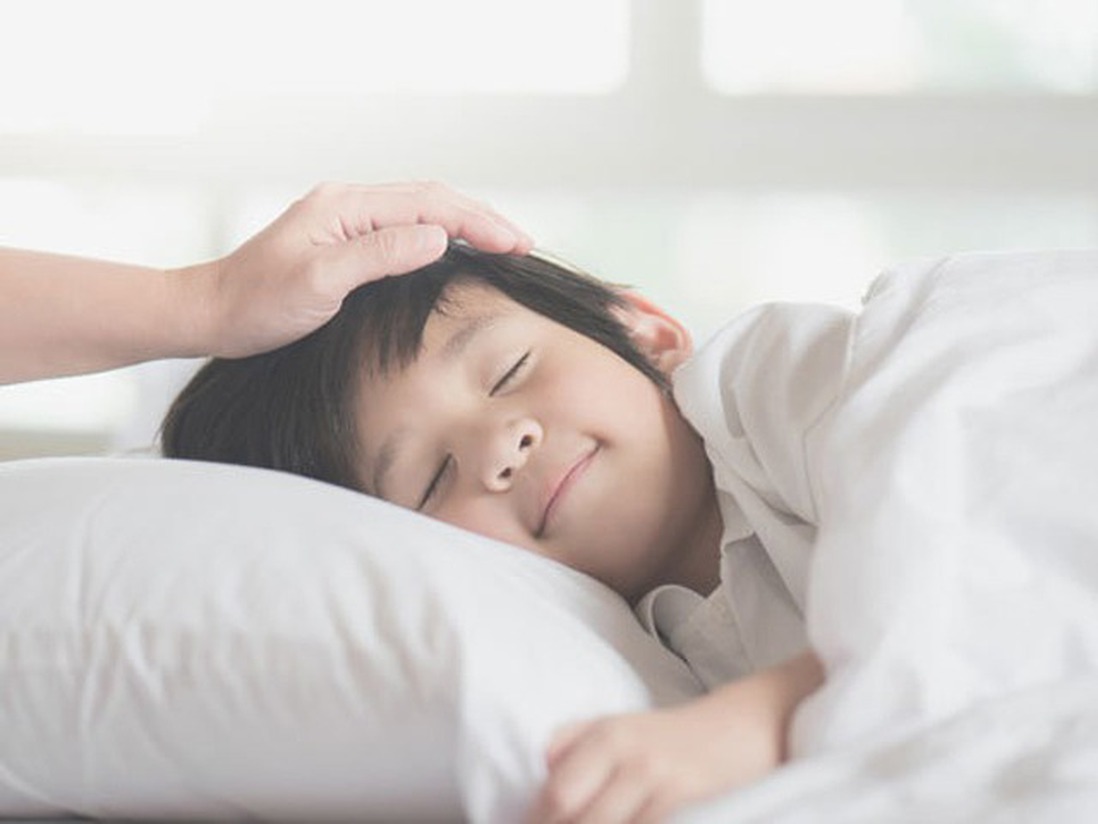 6 lời khuyên của chuyên gia tâm lý giúp trẻ ngủ độc lập một mạch tới sáng