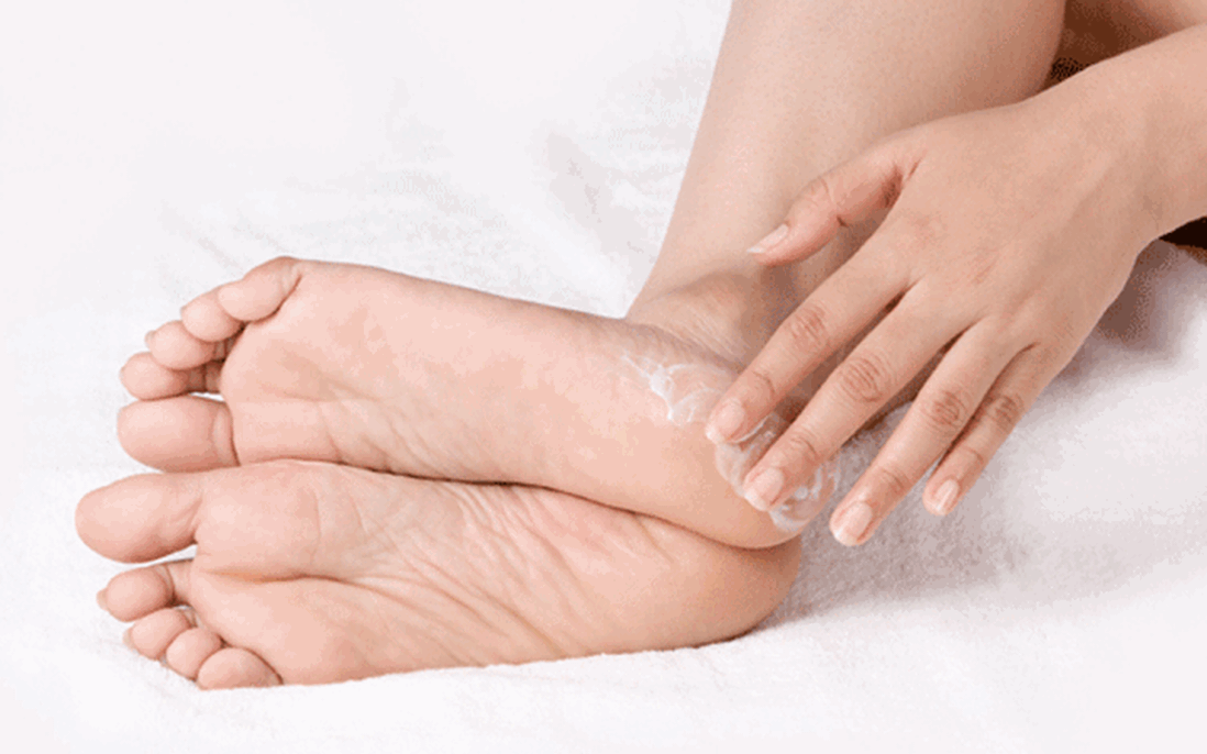 Hiện tượng tróc da bàn chân: Nguyên nhân và cách khắc phục