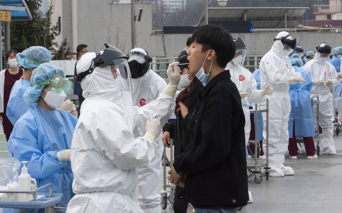 Hàn Quốc ghi nhận thêm nhiều trường hợp lây nhiễm Covid-19 gần Seoul