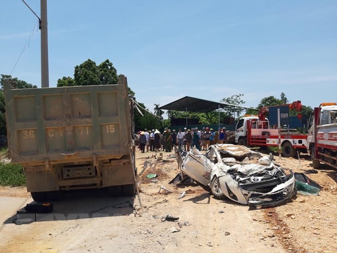 Bắt tạm giam tài xế xe tải gây tai nạn giao thông khiến 3 người chết ở Thanh Hóa