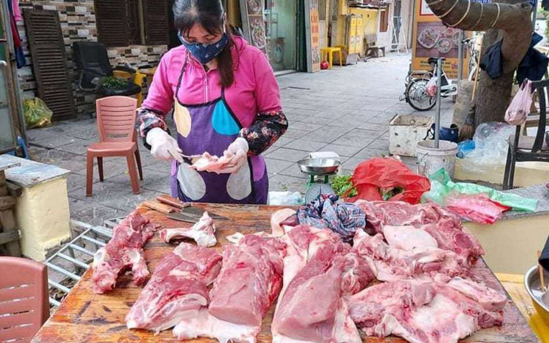 Sau quyết định nhập lợn sống về giết mổ để bình ổn, giá thịt ở chợ dân sinh thế nào
