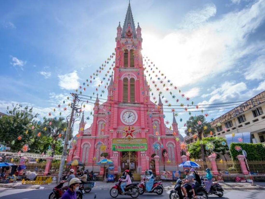 Một biểu tượng Sài Gòn lọt vào những điểm đến màu hồng đẹp nhất do báo Mỹ bình chọn