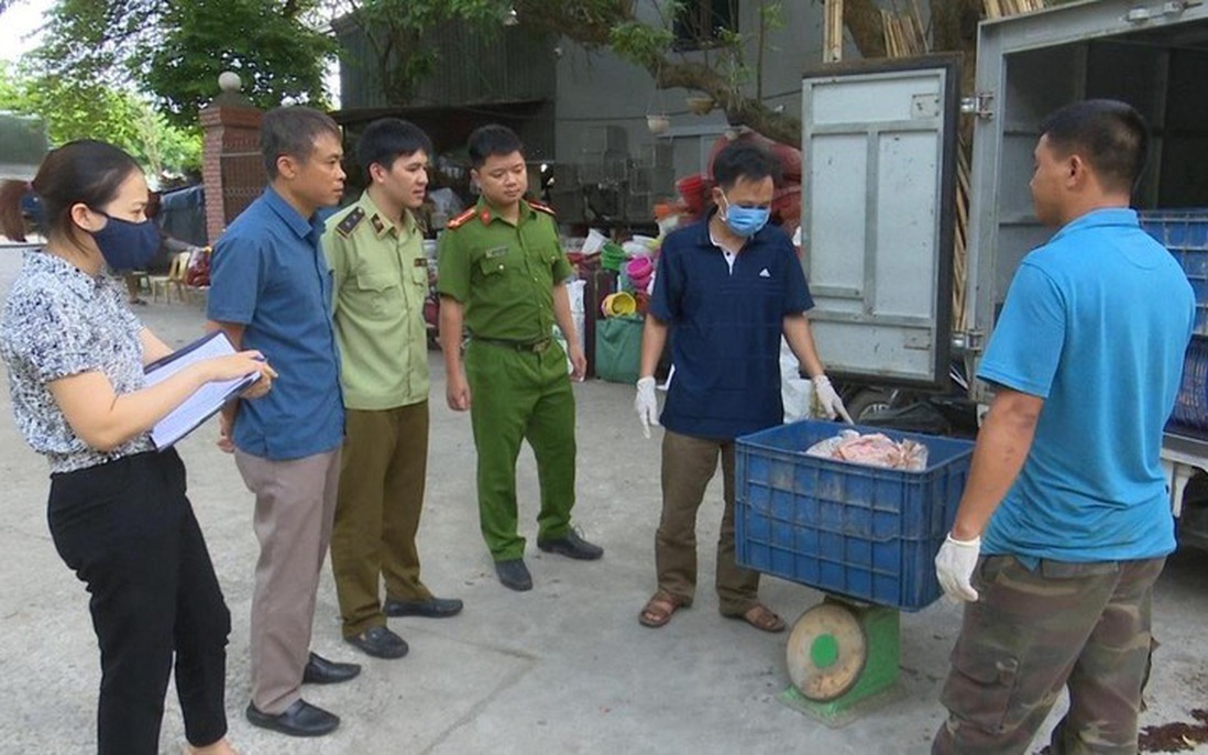 Phát hiện 300kg bì lợn "bẩn" đang trên đường đi tiêu thụ