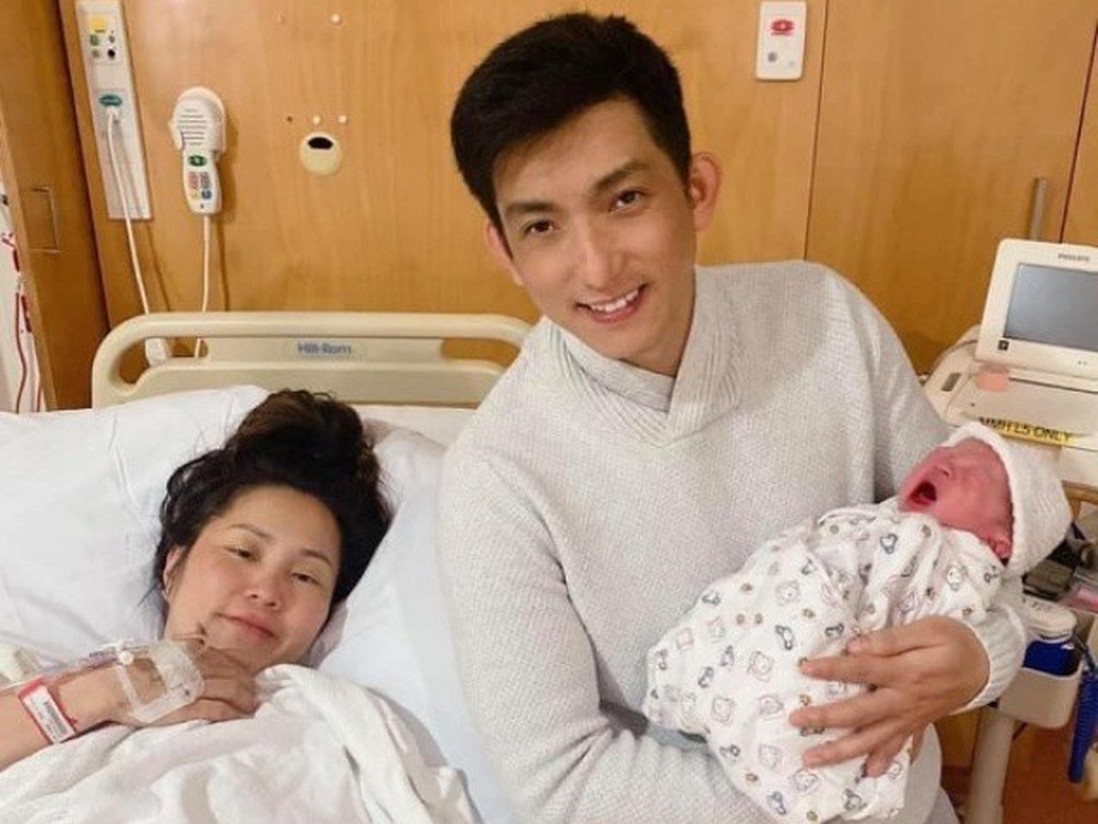 Kelly Nguyễn khoe ảnh con trai mới sinh đã "lườm nguýt" mọi người