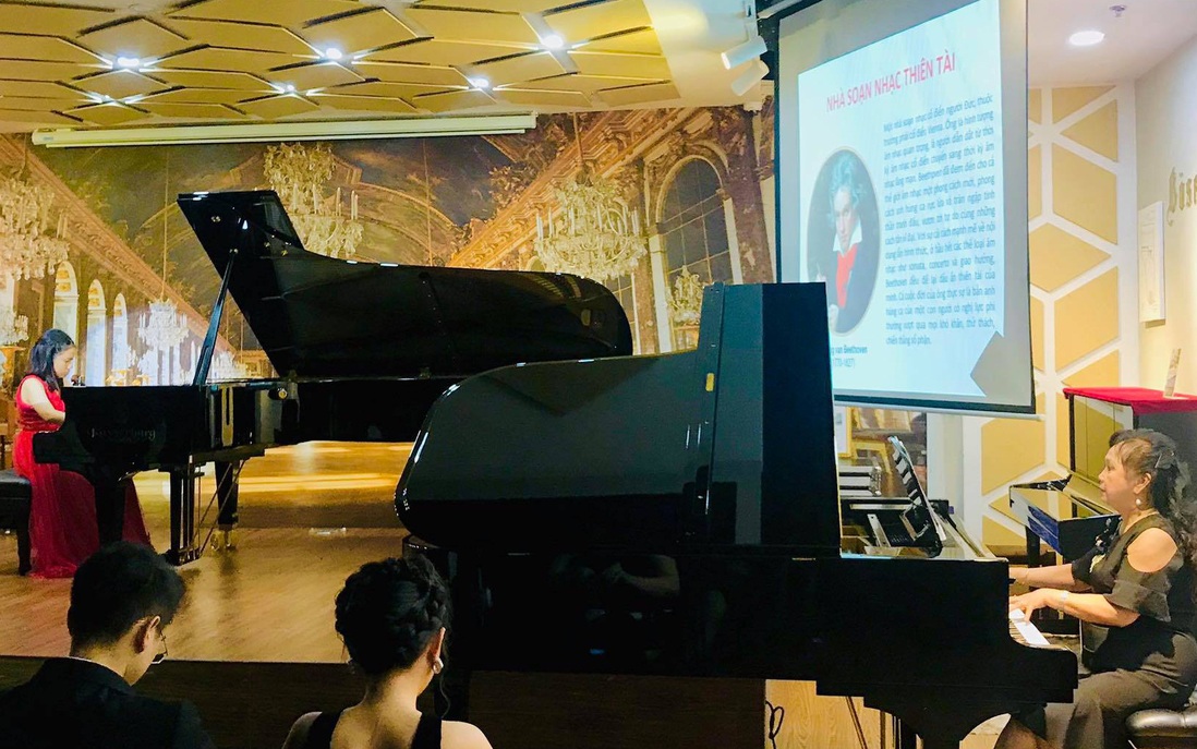 “Cây đại thụ” piano biểu diễn cùng dàn tài năng trẻ