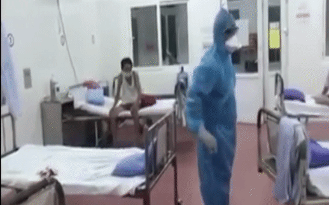 Bác sĩ Bệnh viện C Đà Nẵng hát cổ vũ tinh thần bệnh nhân trong khu cách ly