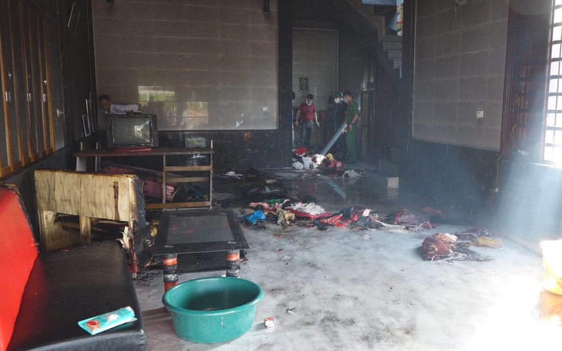 Vụ 4 mẹ con trong căn nhà khóa trái cửa bốc cháy ở Hà Tĩnh: Cả 3 cháu bé đã tử vong