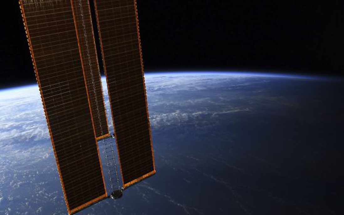 Phi hành gia NASA chia sẻ hình ảnh mãn nhãn về ranh giới ngày và đêm trên trái đất nhìn từ vũ trụ