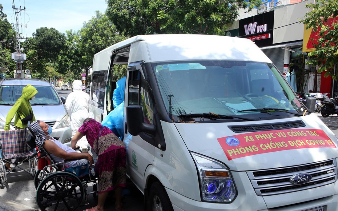 Những chuyến xe nghĩa tình đưa người bệnh ở Đà Nẵng về nhà