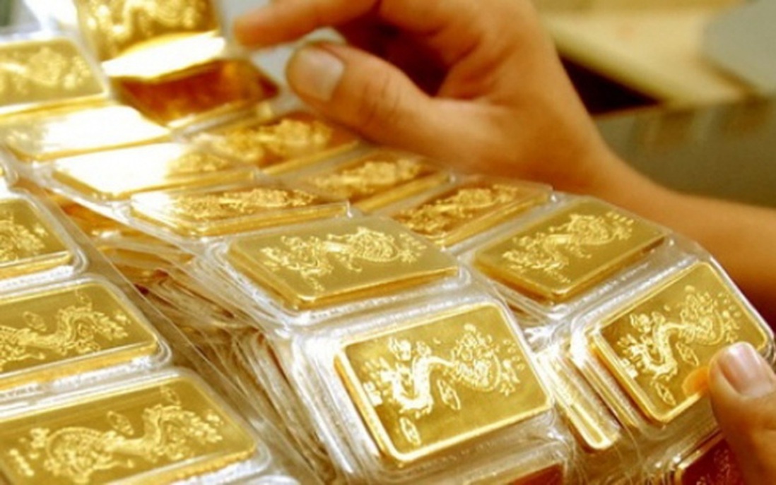 Giá vàng lên đến 62,2 triệu đồng/lượng, vàng thế giới tăng không ngừng