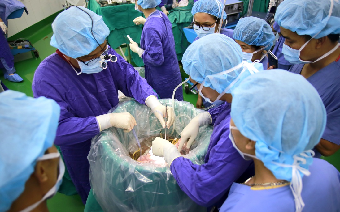 Lần đầu tiên Việt Nam ghép thành công 2 phổi cho bệnh nhân bị "bệnh phổi mô kẽ"