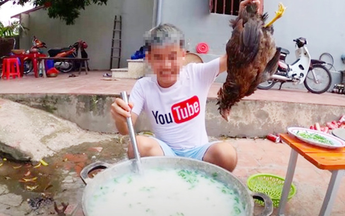 Con trai bà Tân Vlog bị phạt 7,5 triệu đồng vì nấu cháo gà nguyên lông