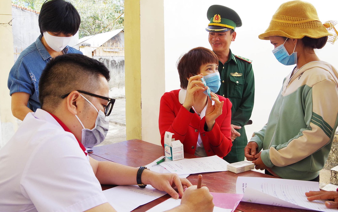 Bệnh viện Phụ sản Hà Nội “Đồng hành cùng phụ nữ biên cương” tại Kon Tum