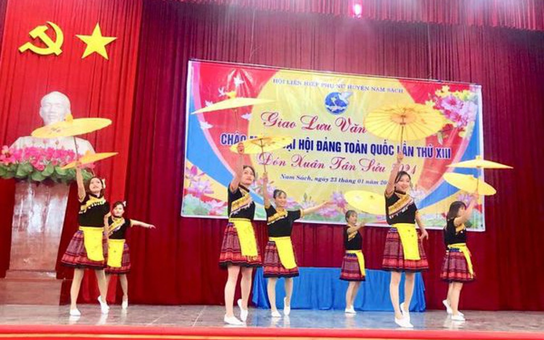 Hội LHPN huyện Nam Sách (Hải Dương) tặng quà 60 phụ nữ và trẻ em có hoàn cảnh khó khăn 
