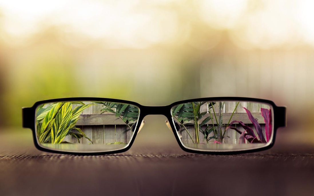 Người bị cận thị nhẹ có nên đeo kính cận không?