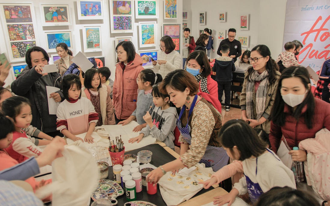 Hơn 500 bức tranh của 100 nghệ sĩ nhí được trưng bày tại Hà Nội