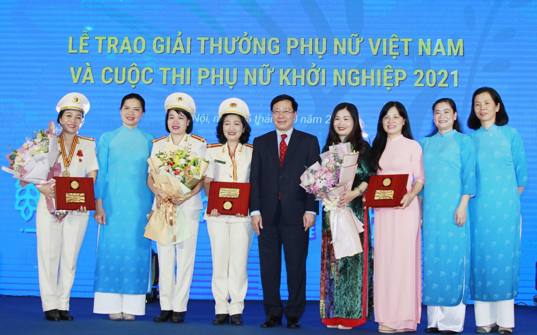 Giải thưởng Phụ nữ Việt Nam năm 2021 gọi tên 6 tập thể và 10 cá nhân xuất sắc