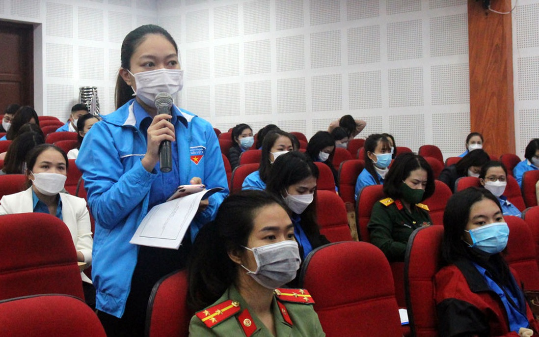 Bắc Giang: Lãnh đạo tỉnh đối thoại với nữ công nhân và nữ đoàn viên thanh niên