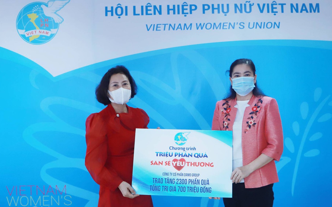 Hội LHPN Việt Nam tiếp nhận 2.300 phần quà san sẻ yêu thương
