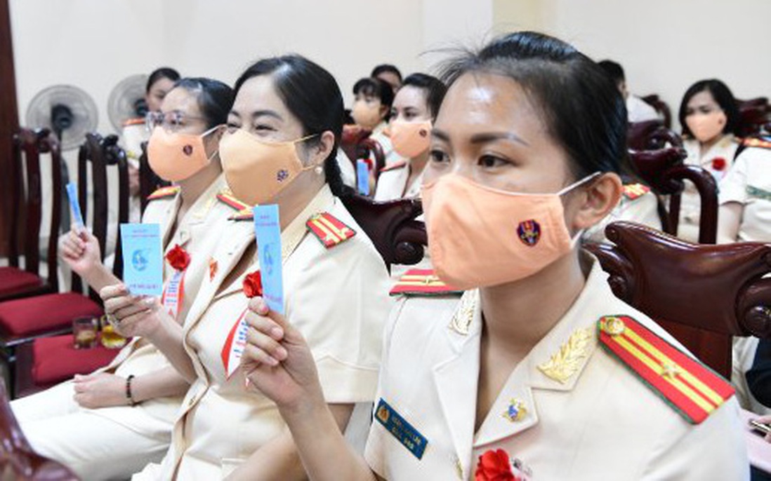 Phụ nữ Cục Cảnh sát giao thông góp phần tô thắm truyền thống tốt đẹp của phụ nữ Việt Nam
