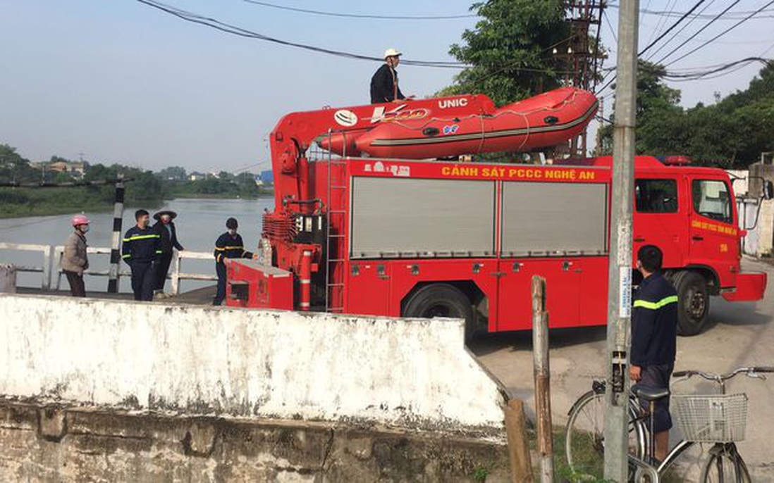 Nghệ An: Chơi đá bóng cùng bạn, một bé trai 8 tuổi mất tích bí ẩn