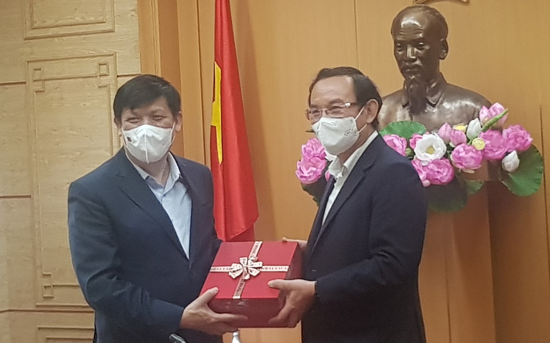 Bí thư Nguyễn Văn Nên tri ân các lực lượng hỗ trợ người dân TPHCM chống dịch Covid-19