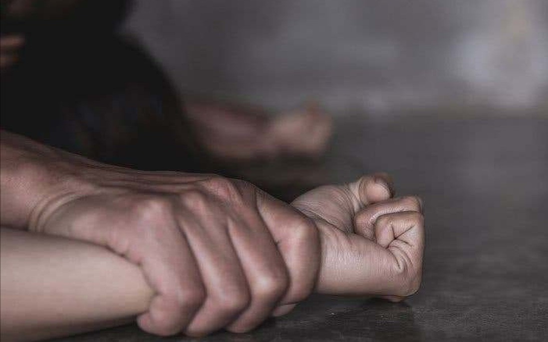 Bé gái Ấn Độ tố cáo bị hơn 400 người đàn ông xâm hại tình dục