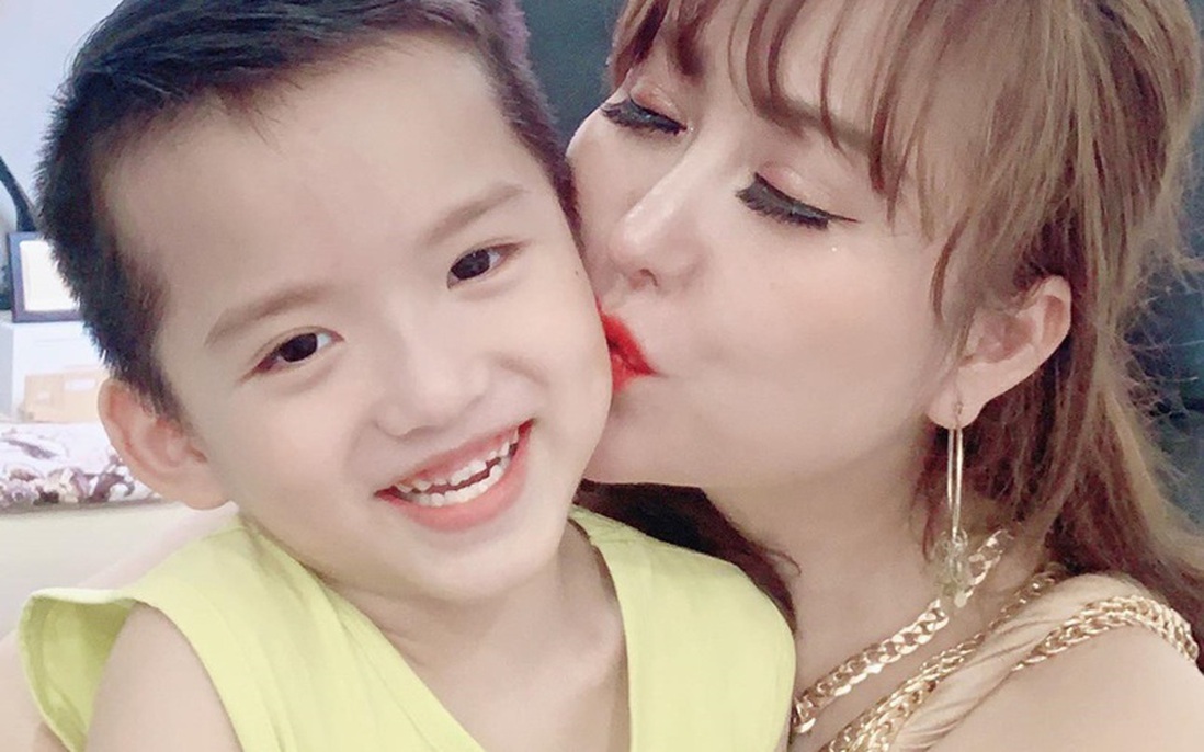 Phi Thanh Vân bị "tuýt còi" khi đăng ảnh chụp cùng con trai