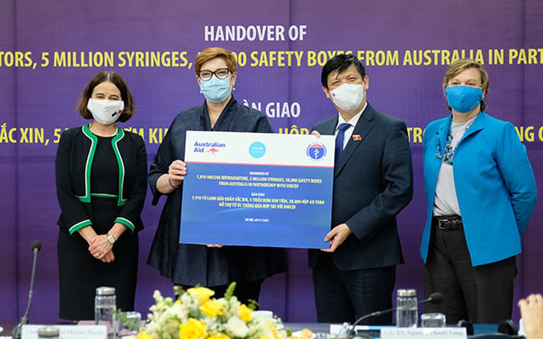 Australia và UNICEF hỗ trợ Việt Nam thiết bị dây chuyền lạnh và vật tư tiêm chủng