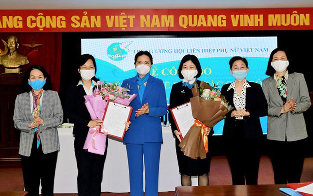 TƯ Hội LHPN Việt Nam trao quyết định bổ nhiệm 2 cán bộ