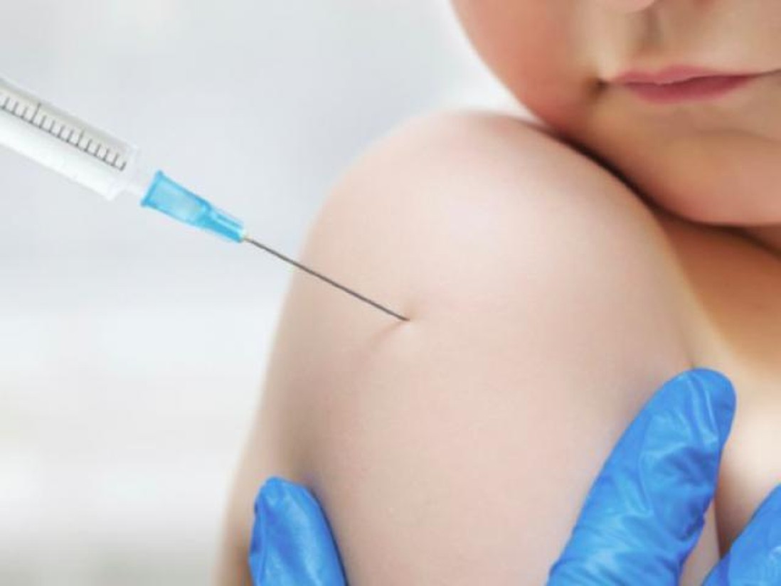 Hai bé sơ sinh bị tiêm nhầm vắc xin Pfizer và có biến chứng ở Brazil