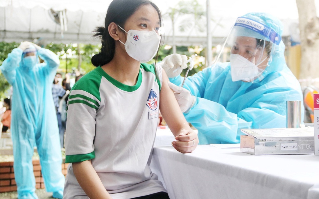 Giám đốc Sở GD&ĐT Hà Nội phát ngôn không đúng thẩm quyền về việc hoàn trả 2 lô vaccine 