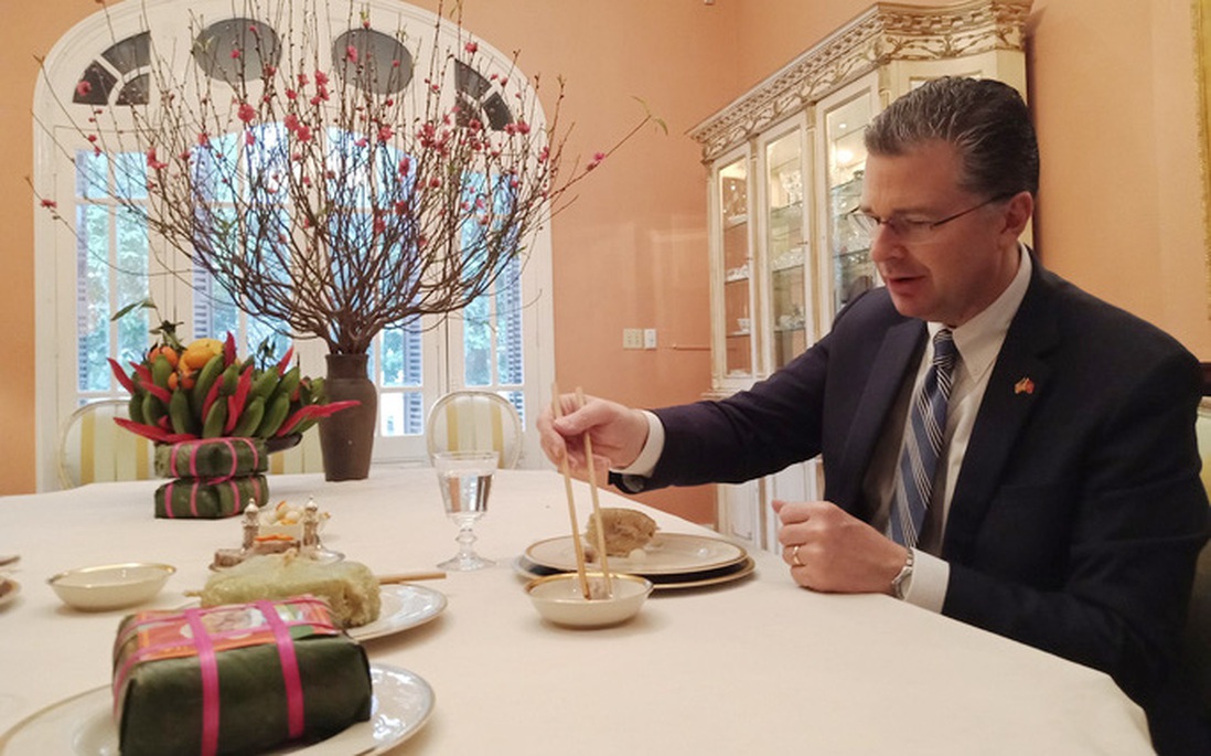 Đại sứ Mỹ Kritenbrink: Tôi thích nhất bánh chưng