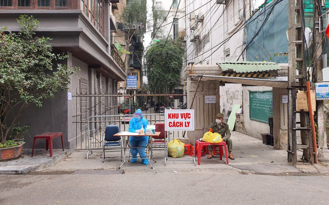 Hà Nội: Phong tỏa 1 ngôi nhà và 2 quán cà phê do liên quan đến ca nhiễm Covid-19