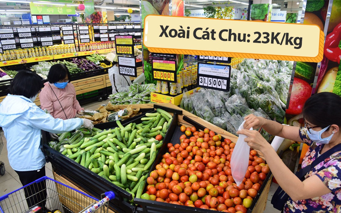 Giá hoa quả tại nhiều siêu thị giảm mạnh, xoài Cát Chu chỉ 23k/kg 