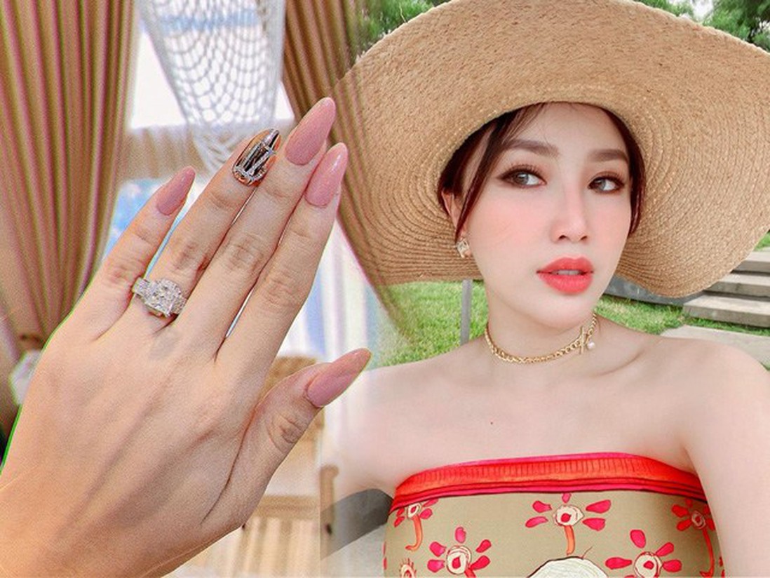 Đeo nhẫn kim cương giờ xưa rồi, Bảo Thy nâng tầm đẳng cấp khi tậu nail đính hột xoàn xịn