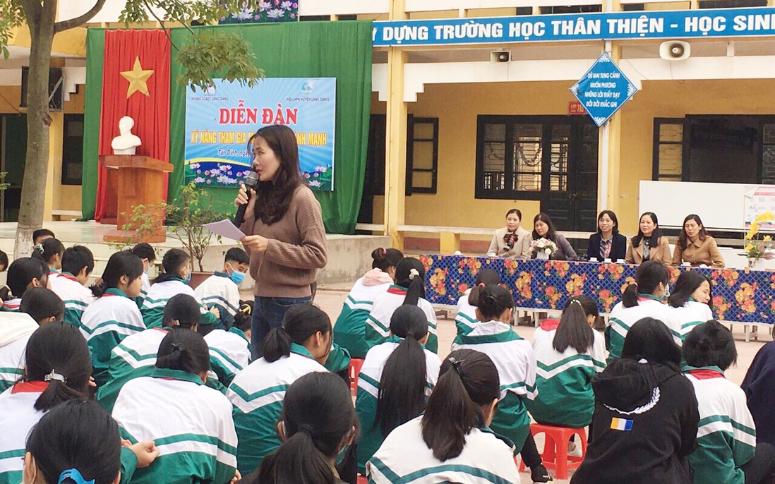 Bắc Giang: Hướng dẫn kỹ năng tham gia mạng xã hội lành mạnh cho hơn 800 học sinh 