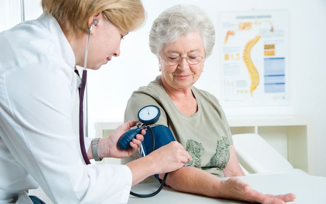 Cao huyết áp ở người cao tuổi có nguy hiểm không?