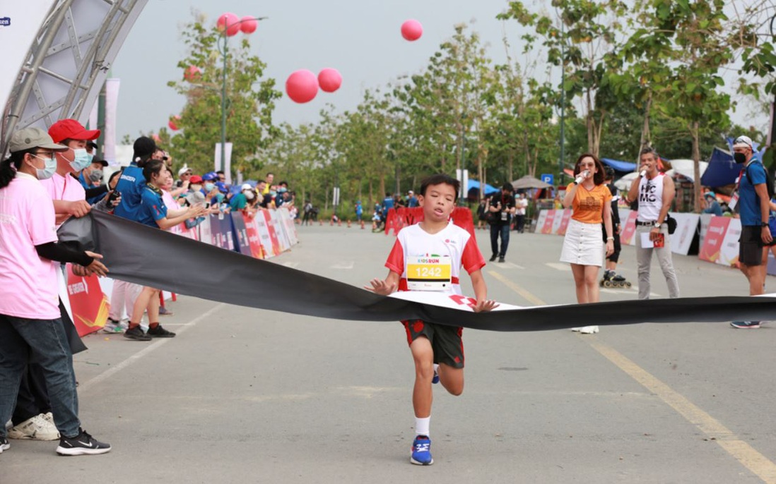 Hơn 500 trẻ em tham gia đường chạy Kids Run