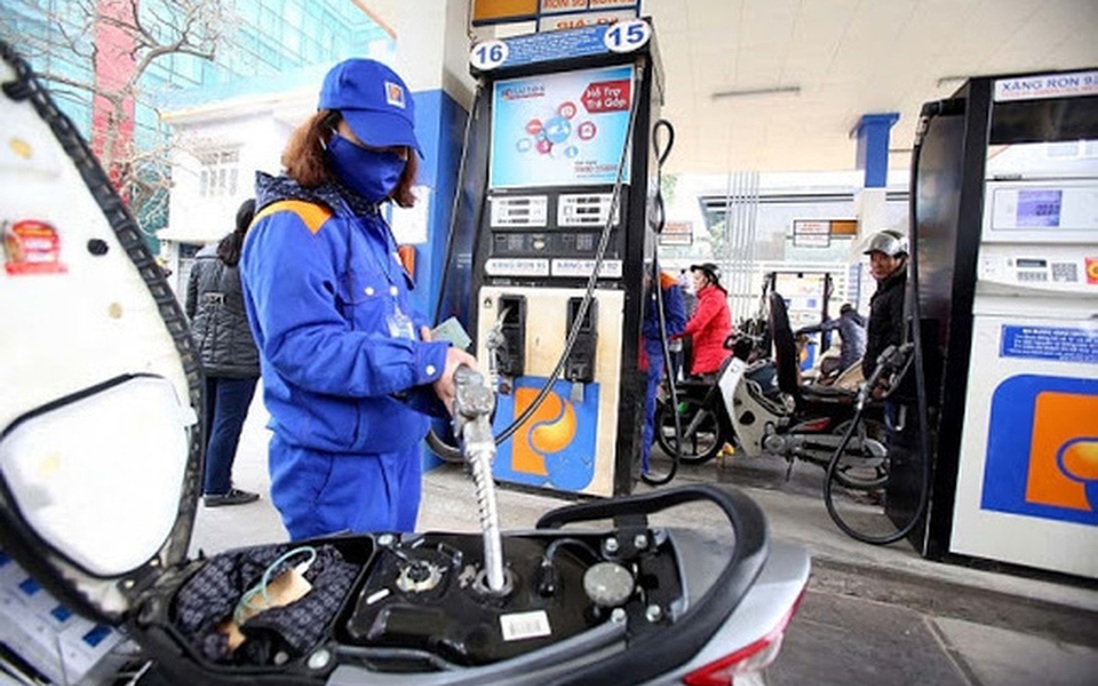 Giá xăng dầu tiếp tục tăng gần 500 đồng/lít