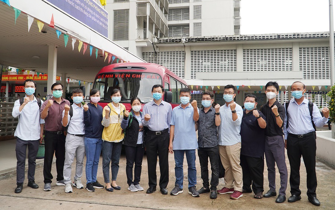 Giám đốc Bệnh viện Chợ Rẫy chia sẻ với người dân vùng dịch Bắc Giang