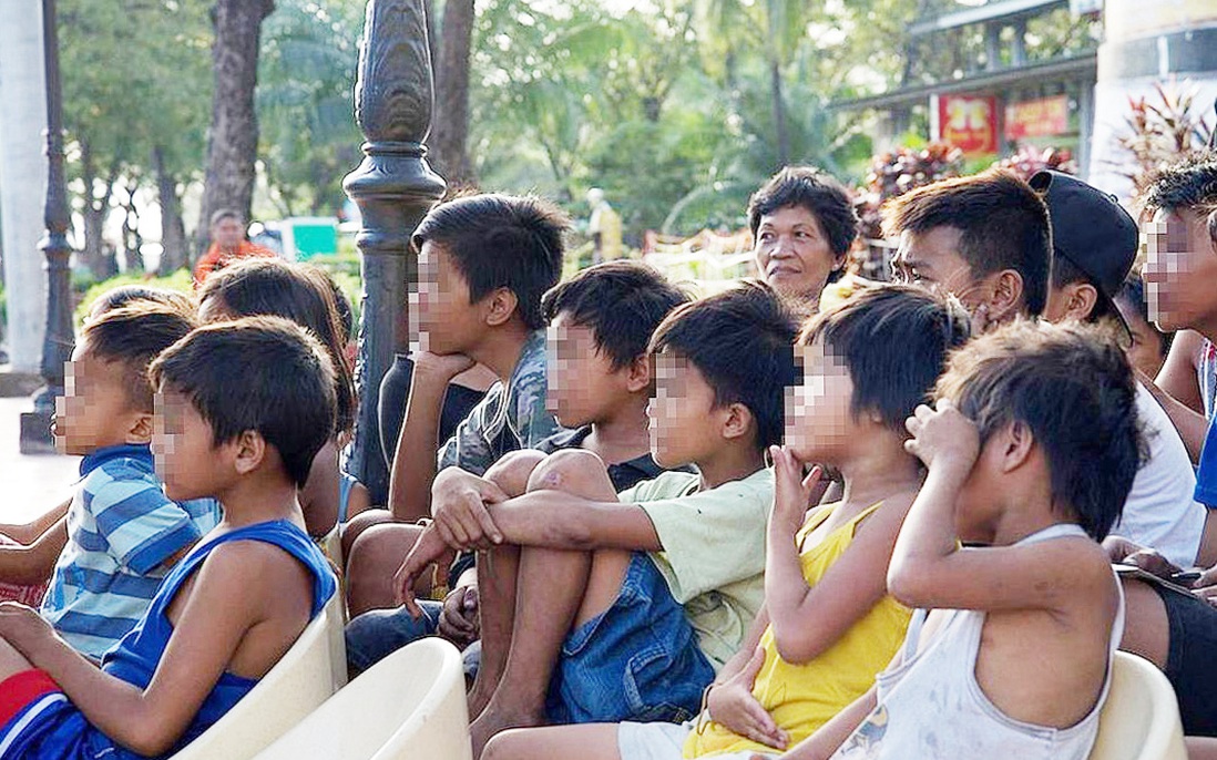 Xâm hại tình dục trẻ em trai ở Philippines: Nỗi đau bị quên lãng