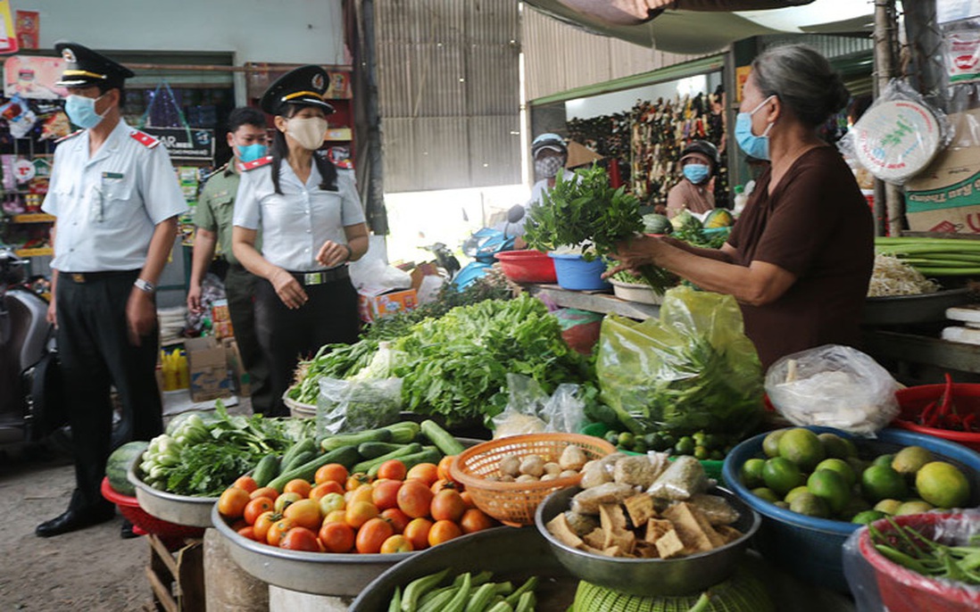 Hà Nội: Một phụ nữ bán rau ở chợ nhiễm Covid-19