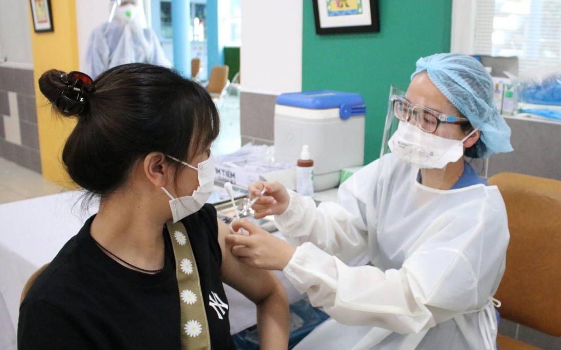 Bộ Y tế sẽ triển khai tiêm 2 mũi vaccine khác nhau ngừa Covid-19 